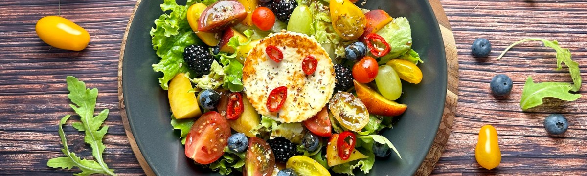 Sommersalat mit gebratenem Ziegenkäse: Frisch aus unserem&nbsp;Garten