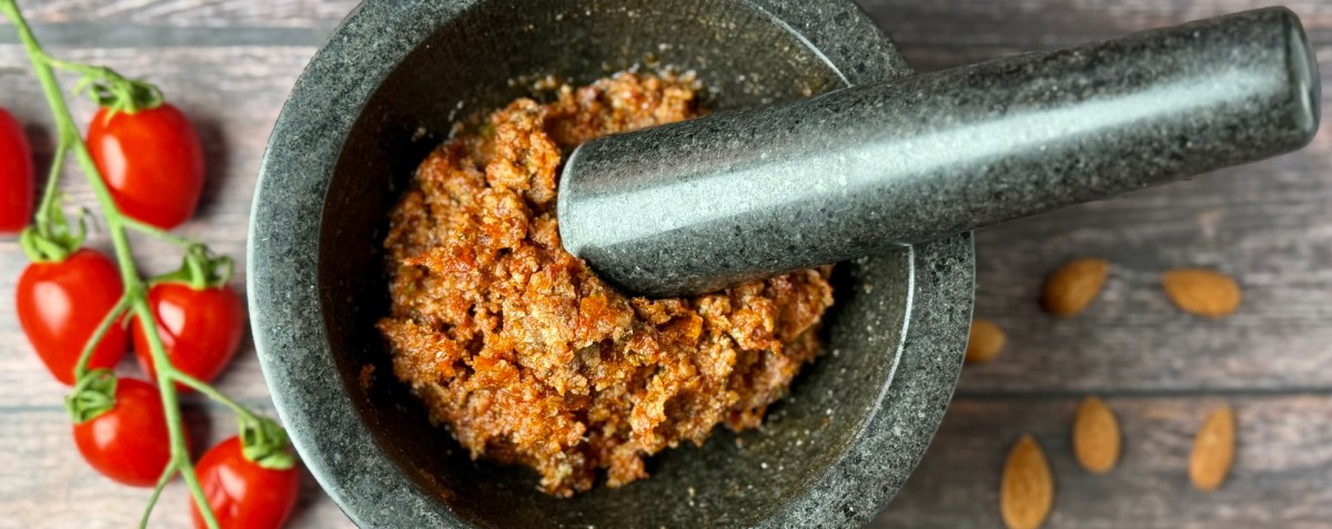 Pesto di Pomodori Secchi e Mandorle – Traditionelles Rezept aus der&nbsp;Basilikata